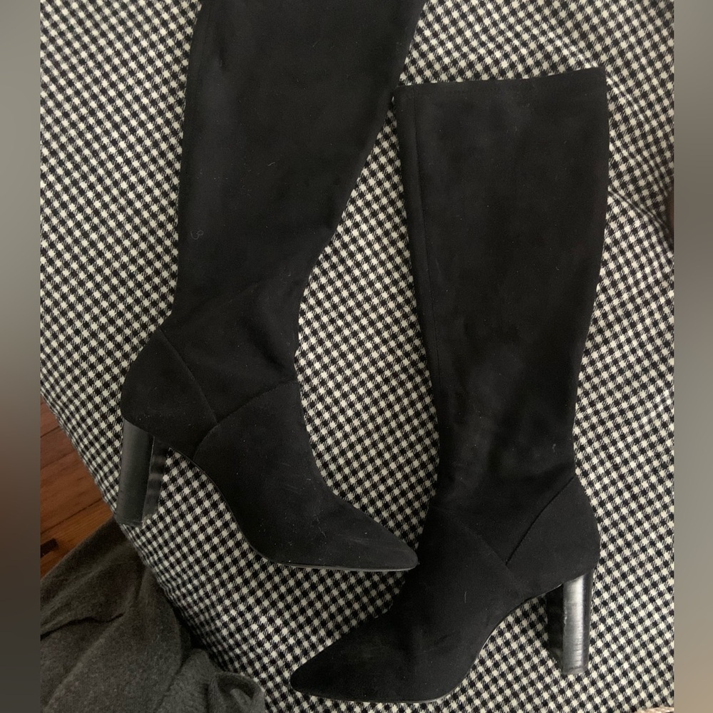 Boden Suede leather fitted pointed toe heeled boots